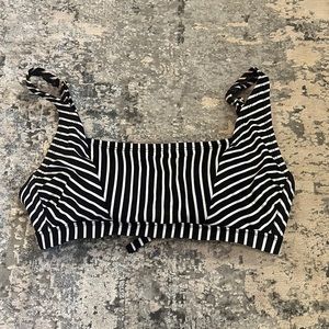 Kona sol bathing suit top size D/DD